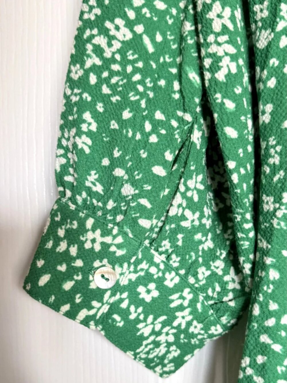 DKNY Women's Floral Print Ruched Front 3/4 Sleeve Green Midi Dress Size 8 NWT - Picture 6 of 15